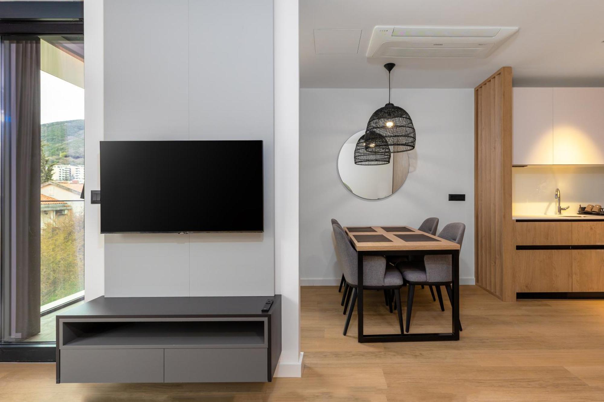 Onia Collection With A Pool Apartman *